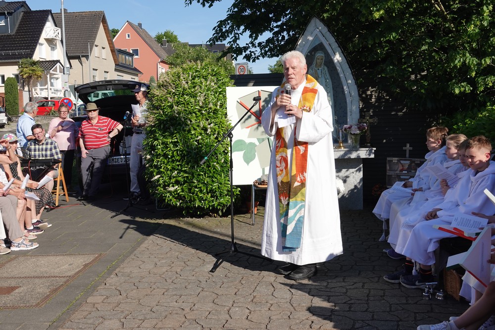 Maiandacht an der Fatima Madonna